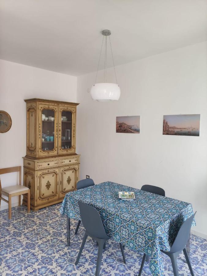 נאפולי Pretty Panoramic Apartment - Half Way Center-Vomero District מראה חיצוני תמונה
