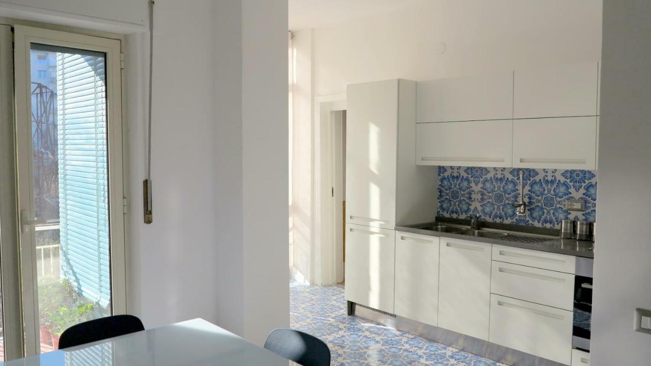 נאפולי Pretty Panoramic Apartment - Half Way Center-Vomero District מראה חיצוני תמונה